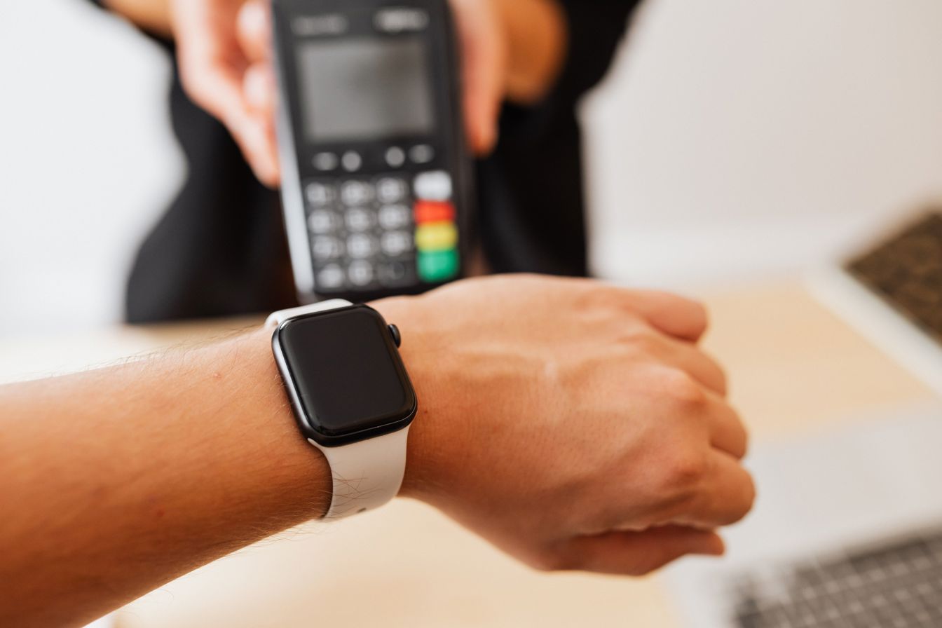 Payment with watch apple at terminal pay with watch